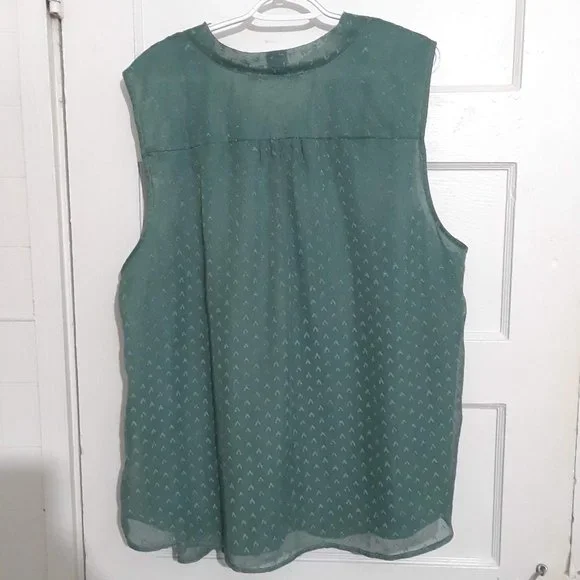 Doe & Rae Sleeveless Tie Neck Top Green - Picture 4 of 7